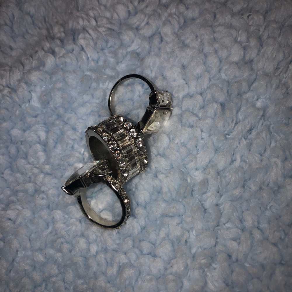 Women’s Rings - Picture 4 of 4
